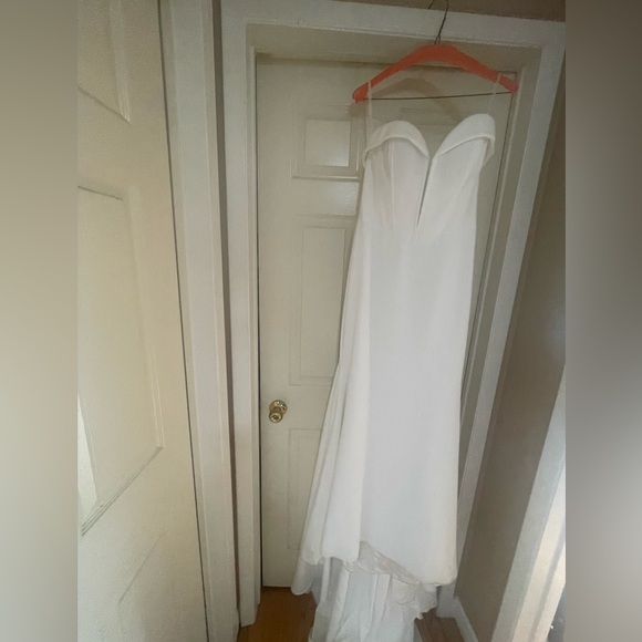 MIKAELLA Wedding dress with added removable sleeves - Picture 7 of 9